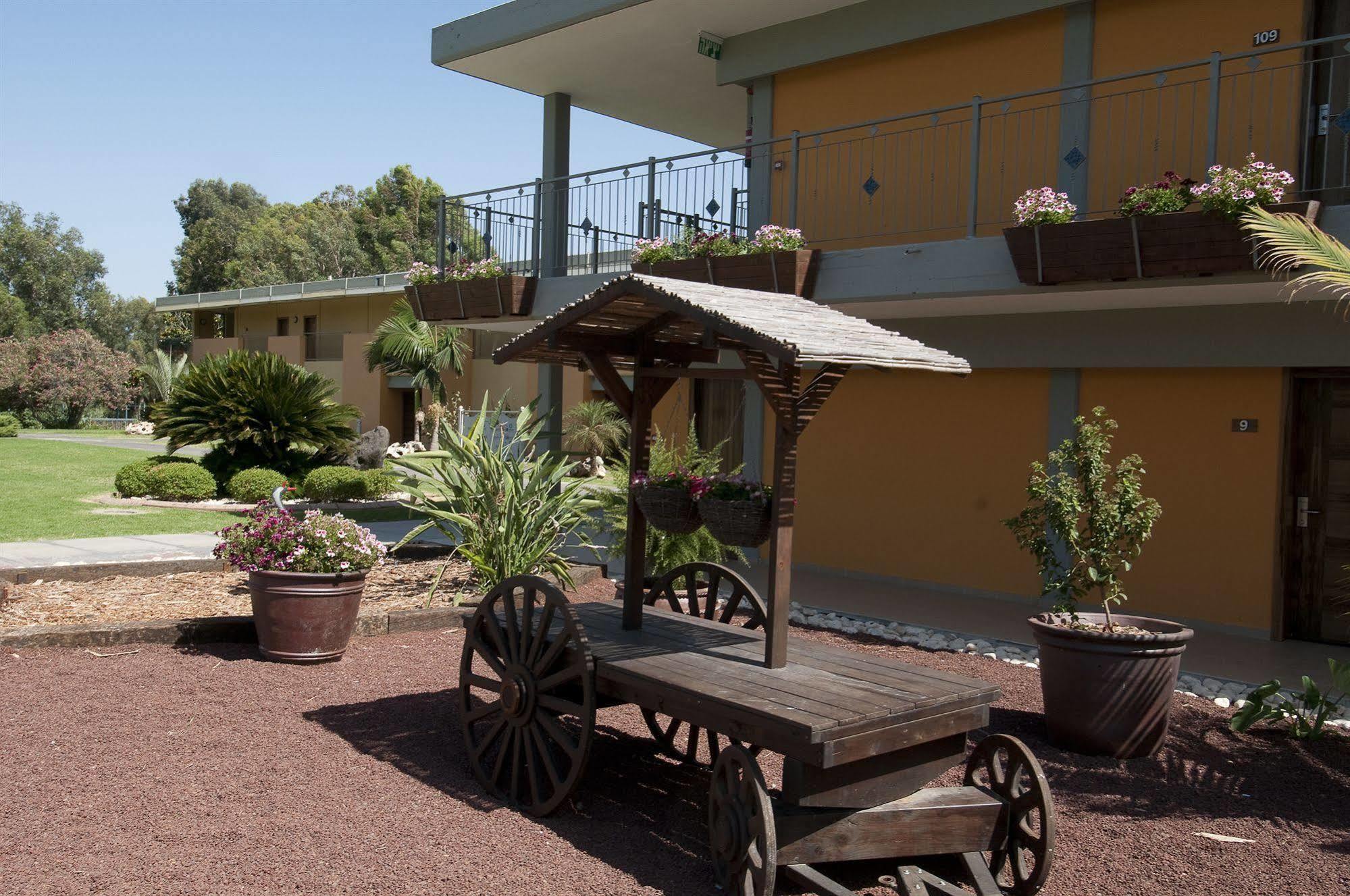 Nof Ginosar Kibbutz Hotel Exterior foto